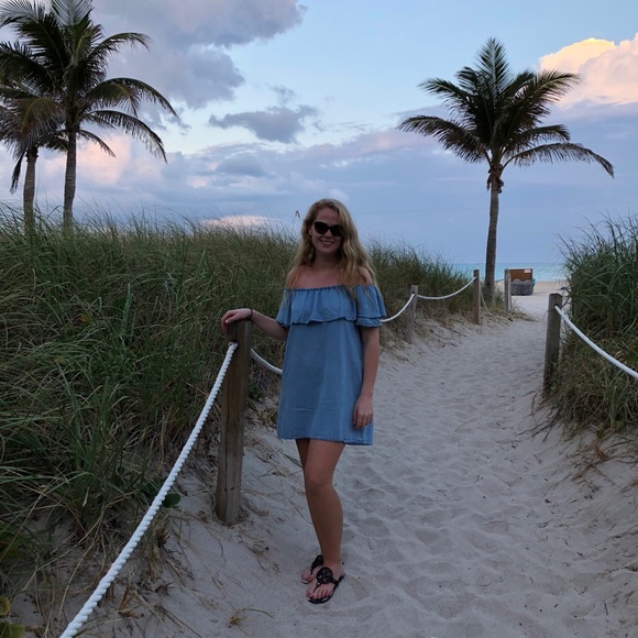 Meet your Posher, Hannah - Picture 1 of 8